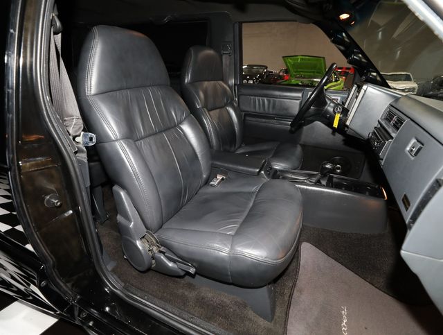 1993 GMC Typhoon RARE AND LEGENDARY - 23042966 - 39