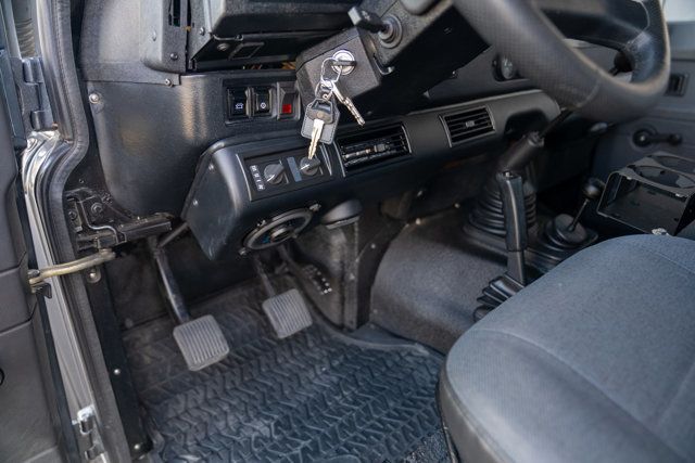 1993 Land Rover Defender 110 1993 NAS Land Rover 110 - 22624057 - 35