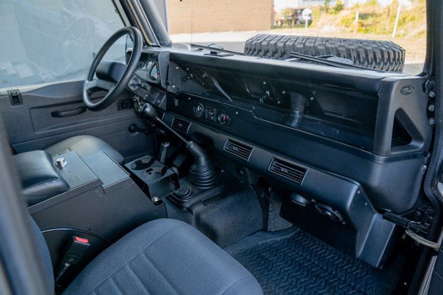 1993 Land Rover Defender 110 1993 NAS Land Rover 110 - 22624057 - 41