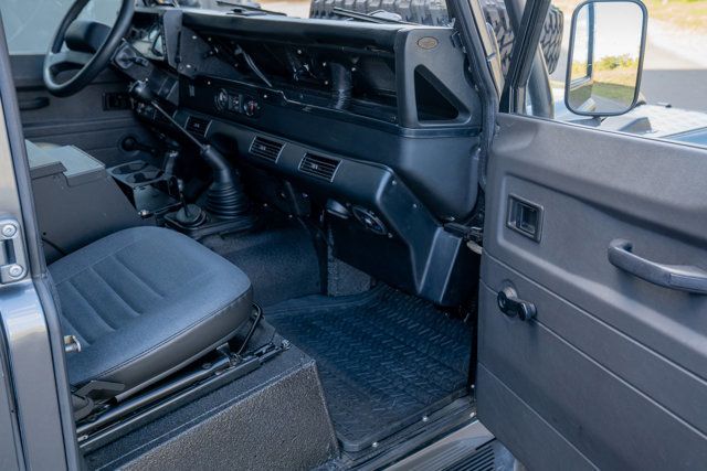 1993 Land Rover Defender 110 1993 NAS Land Rover 110 - 22624057 - 42