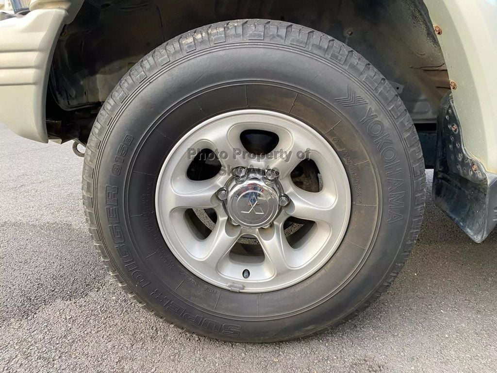 1993 Mitsubishi Pajero 4x4 Pajero - 22613711 - 5