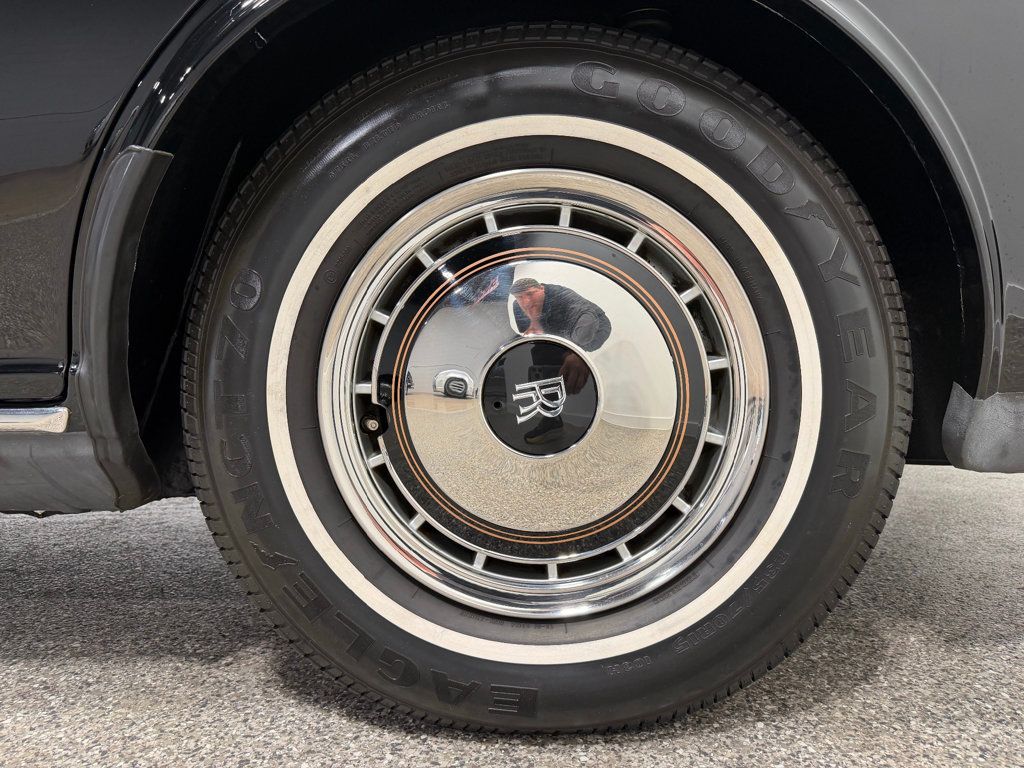 1993 Rolls-Royce Silver Spur Base Trim - 22987855 - 10