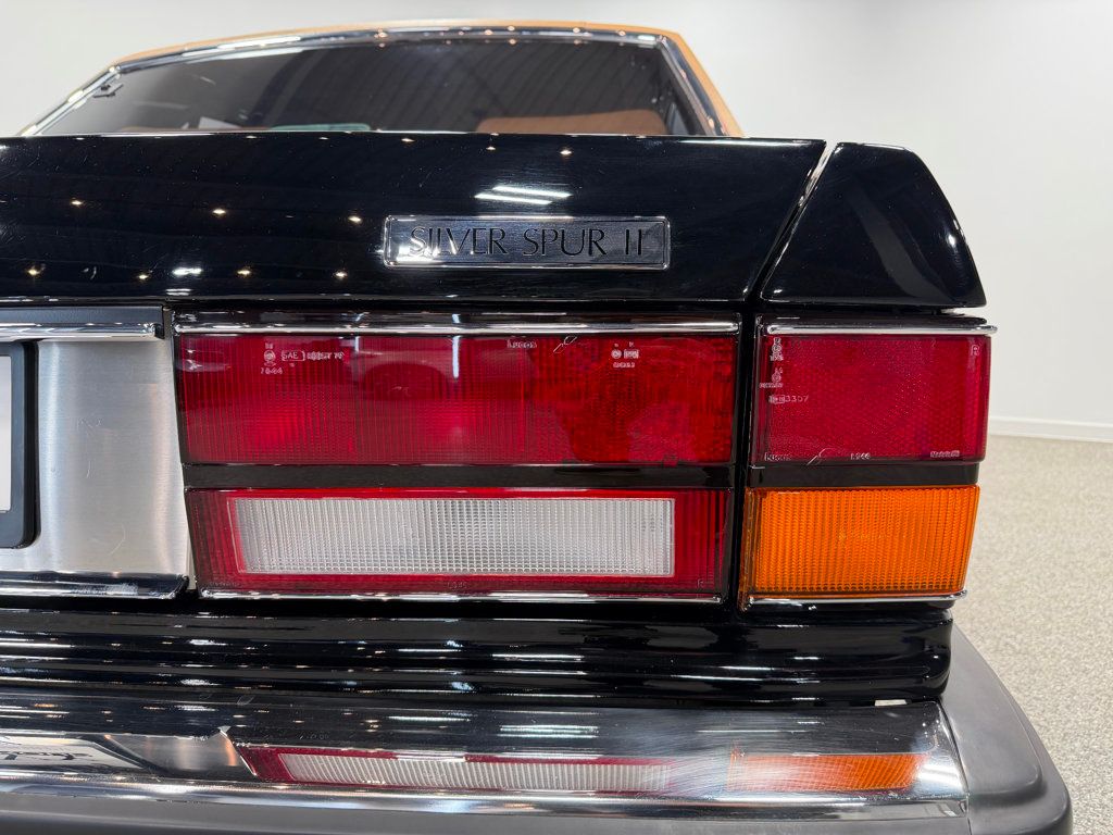 1993 Rolls-Royce Silver Spur Base Trim - 22987855 - 33