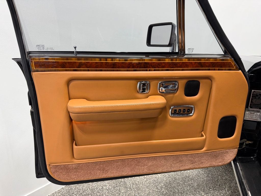 1993 Rolls-Royce Silver Spur Base Trim - 22987855 - 75