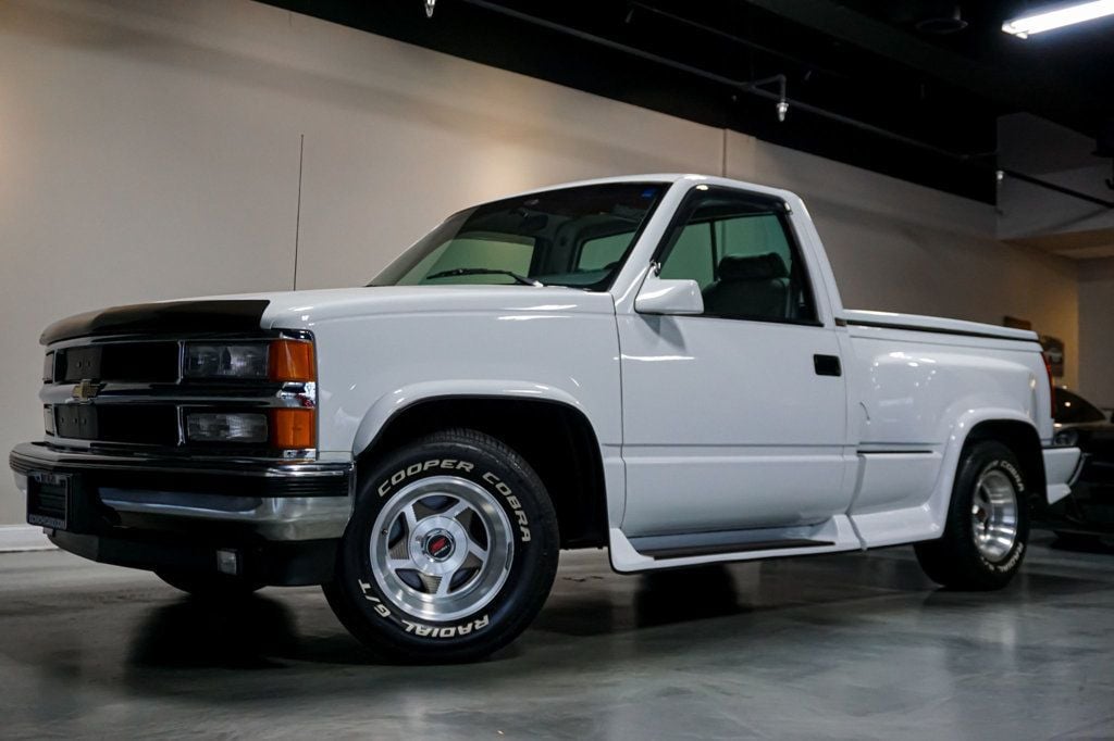 1994 Chevrolet C/K 1500 *Sportside* *Reg Cab* *Country Coaches Conversion* *Texas Truck* - 22943228 - 0