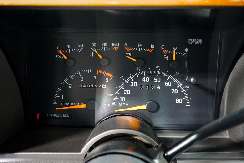 1994 Chevrolet C/K 1500 *Sportside* *Reg Cab* *Country Coaches Conversion* *Texas Truck* - 22943228 - 18