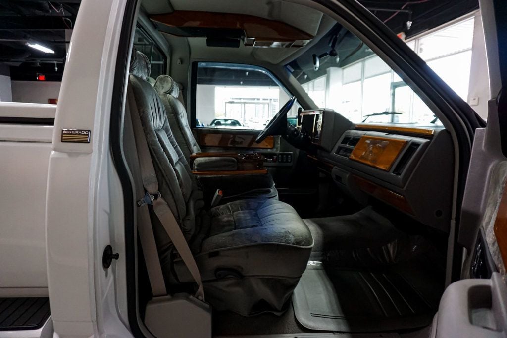 1994 Chevrolet C/K 1500 *Sportside* *Reg Cab* *Country Coaches Conversion* *Texas Truck* - 22943228 - 23