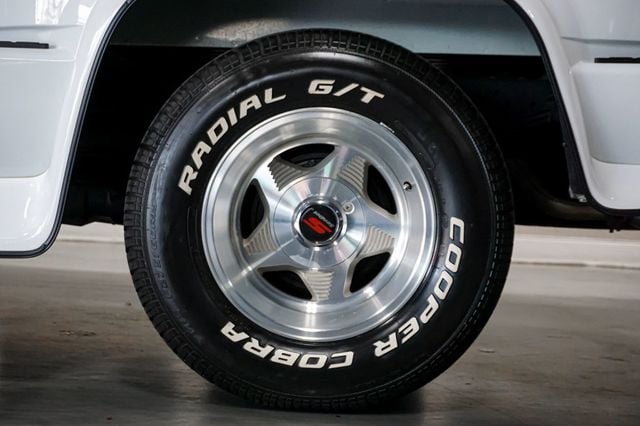 1994 Chevrolet C/K 1500 *Sportside* *Reg Cab* *Country Coaches Conversion* *Texas Truck* - 22943228 - 28