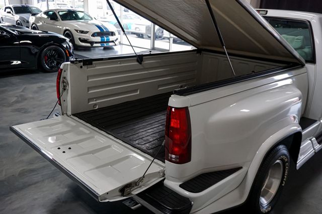 1994 Chevrolet C/K 1500 *Sportside* *Reg Cab* *Country Coaches Conversion* *Texas Truck* - 22943228 - 32