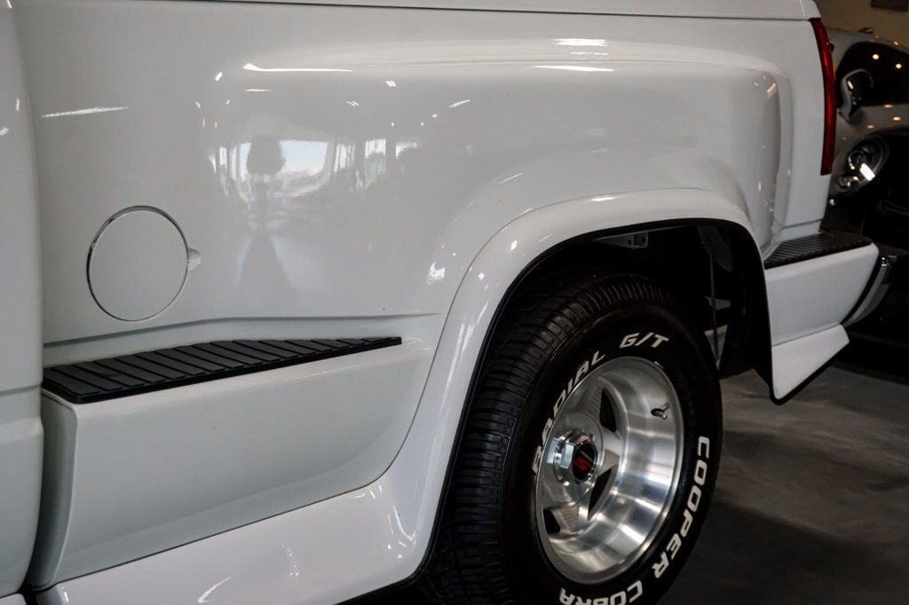 1994 Chevrolet C/K 1500 *Sportside* *Reg Cab* *Country Coaches Conversion* *Texas Truck* - 22943228 - 36