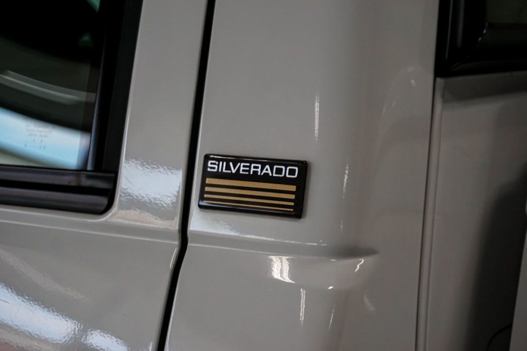 1994 Chevrolet C/K 1500 *Sportside* *Reg Cab* *Country Coaches Conversion* *Texas Truck* - 22943228 - 43