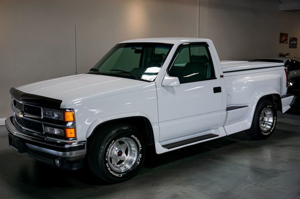 1994 Chevrolet C/K 1500 *Sportside* *Reg Cab* *Country Coaches Conversion* *Texas Truck* - 22943228 - 4
