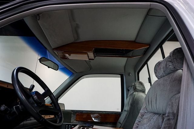 1994 Chevrolet C/K 1500 *Sportside* *Reg Cab* *Country Coaches Conversion* *Texas Truck* - 22943228 - 52