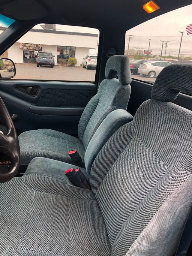 1994 Chevrolet S-10 Base Trim - 23024600 - 9