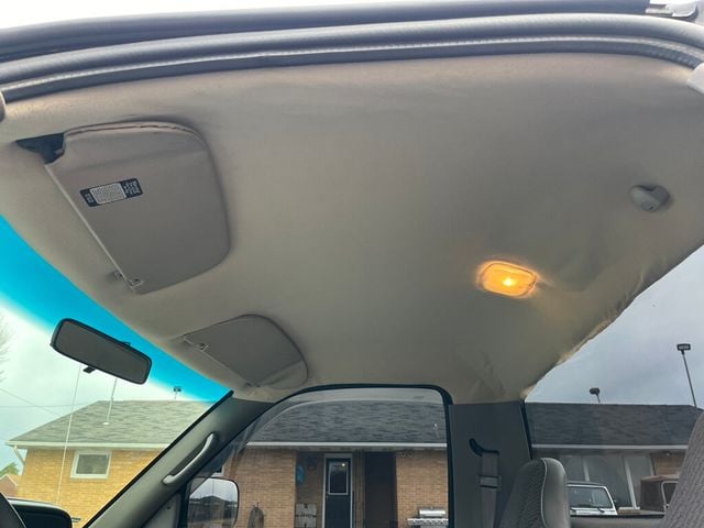 1994 Dodge Ram 2500 12 Valve Cummins Diesel 4x4 5-Speed Manual Transmission  - 22963969 - 46