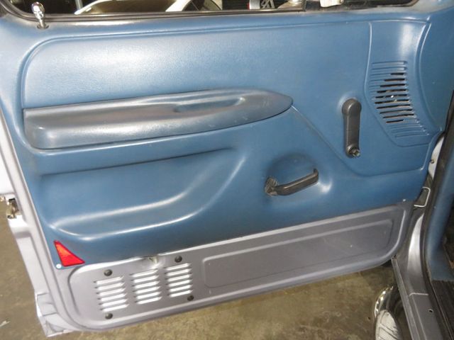 1994 Ford Bronco BRONCO 4X4 XL EXTRA  CLEAN 5.0 NEW PAINT NEW  TIRES  - 22813077 - 16