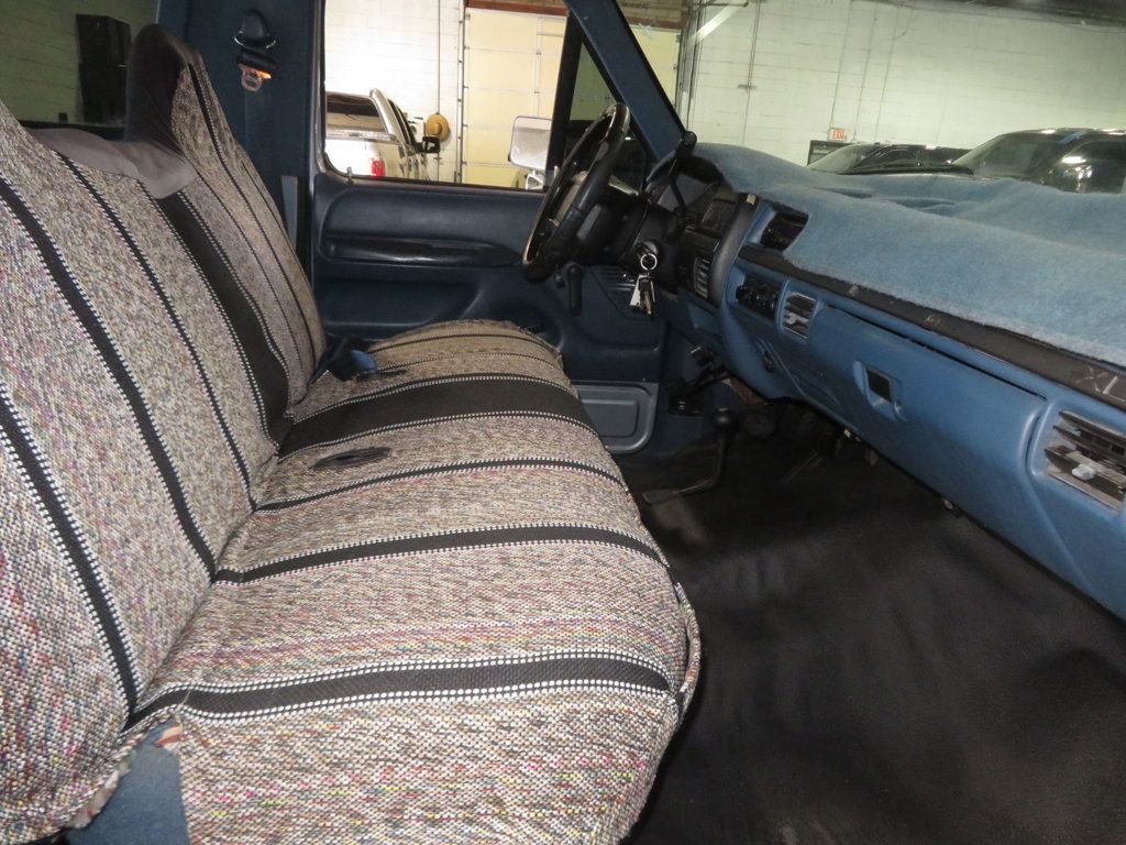 1994 Ford Bronco BRONCO 4X4 XL EXTRA  CLEAN 5.0 NEW PAINT NEW  TIRES  - 22813077 - 24