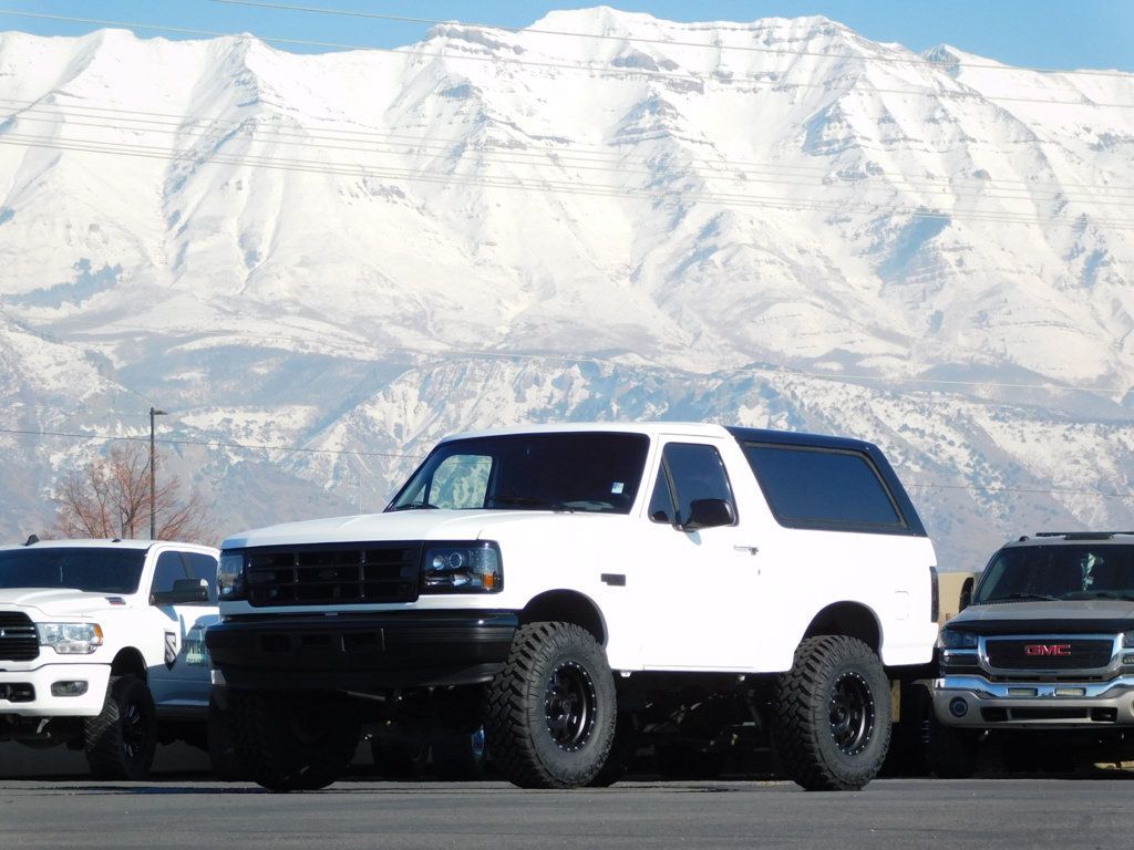 1994 Ford Bronco XLT - 22747536 - 1