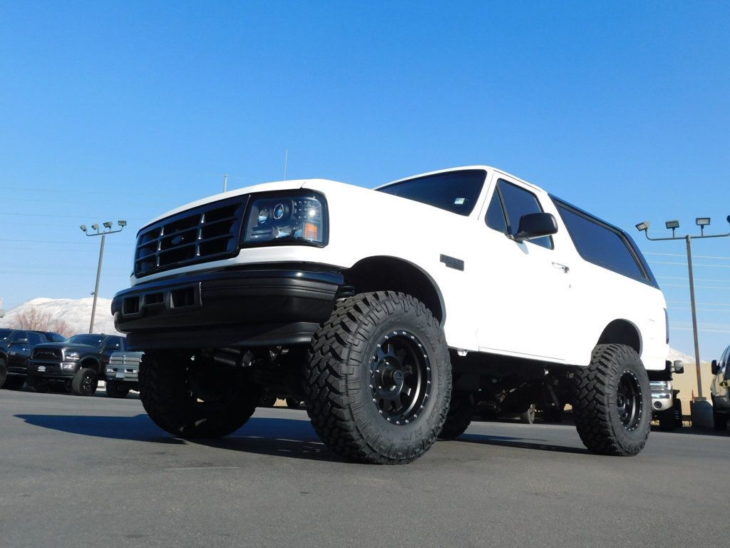 1994 Ford Bronco XLT - 22747536 - 5