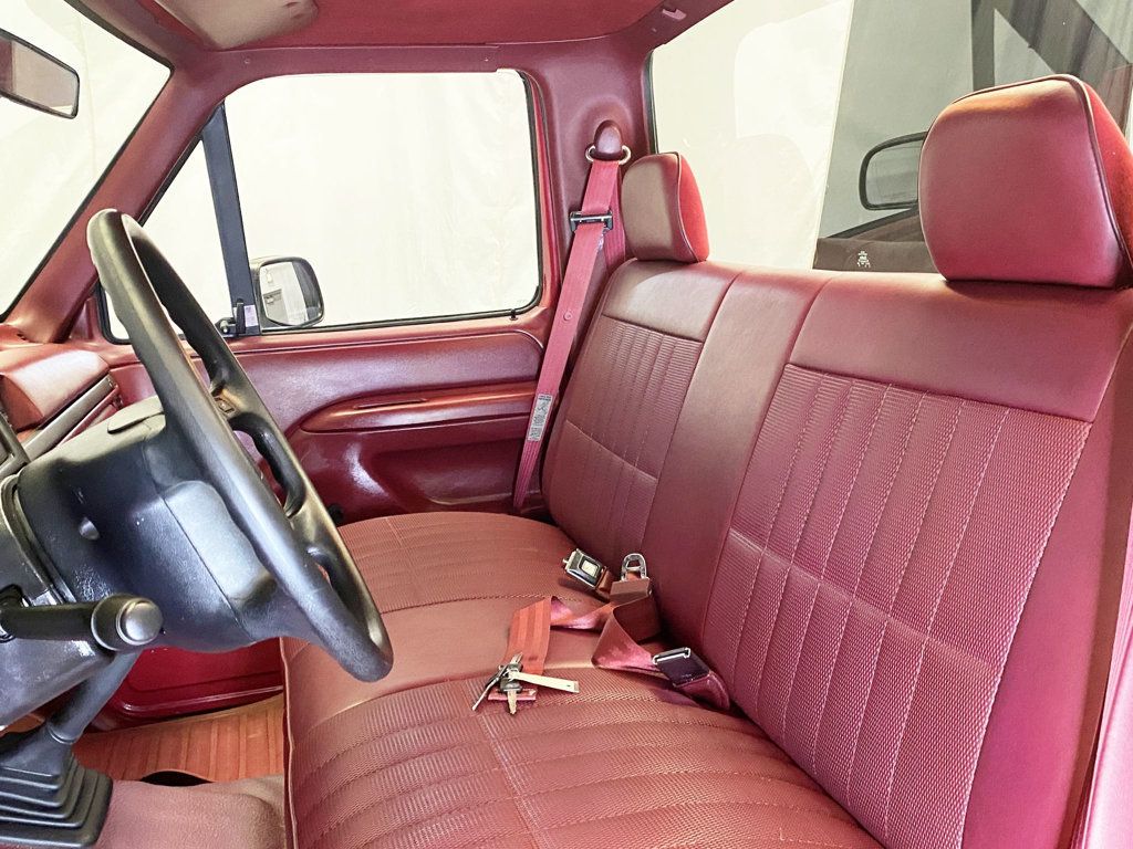 1994 Ford F-150 133" WB XL - 22877080 - 30