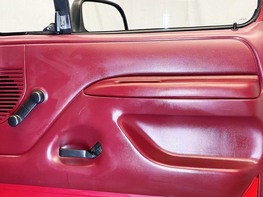 1994 Ford F-150 133" WB XL - 22877080 - 44