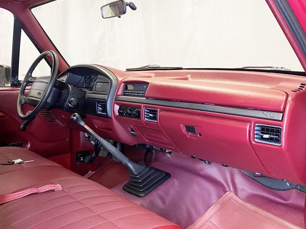1994 Ford F-150 133" WB XL - 22877080 - 47
