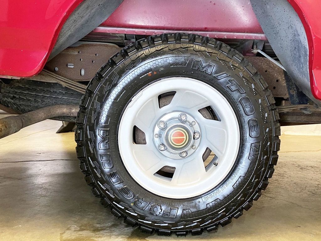 1994 Ford F-150 133" WB XL - 22877080 - 52