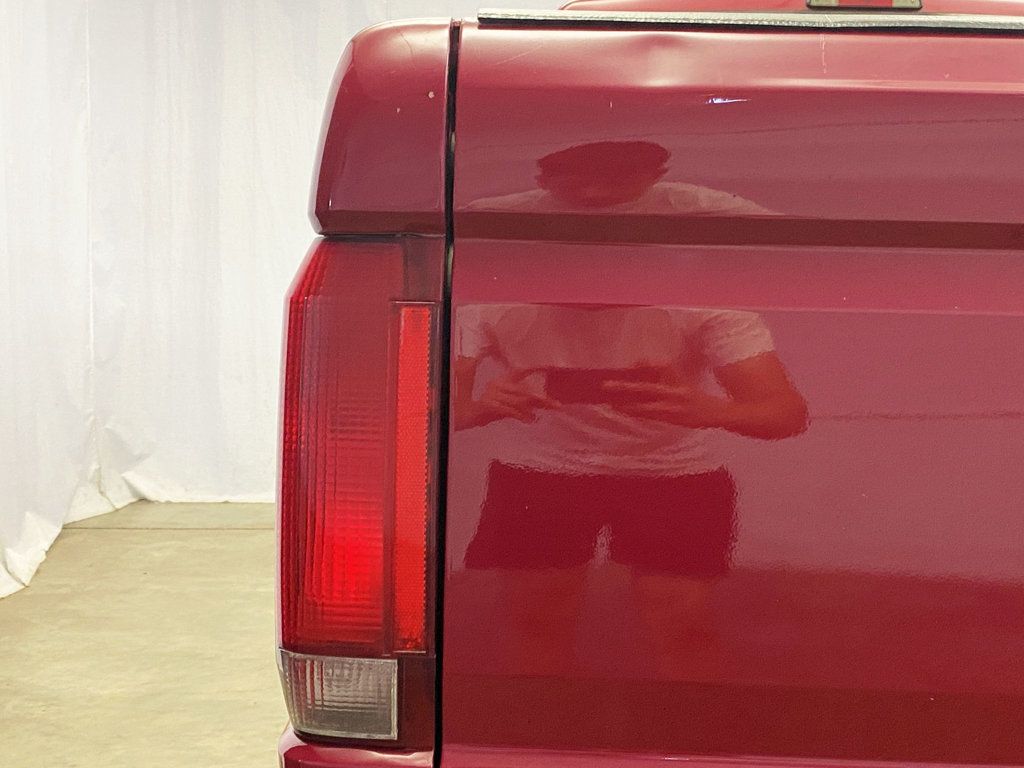 1994 Ford F-150 133" WB XL - 22877080 - 8