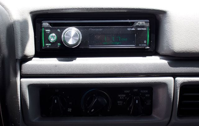 1994 Ford F-150 XL - 20788984 - 11