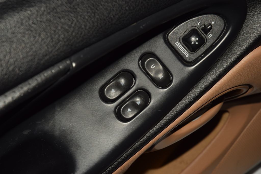 1994 Ford Mustang SVT Cobra - 23004746 - 40