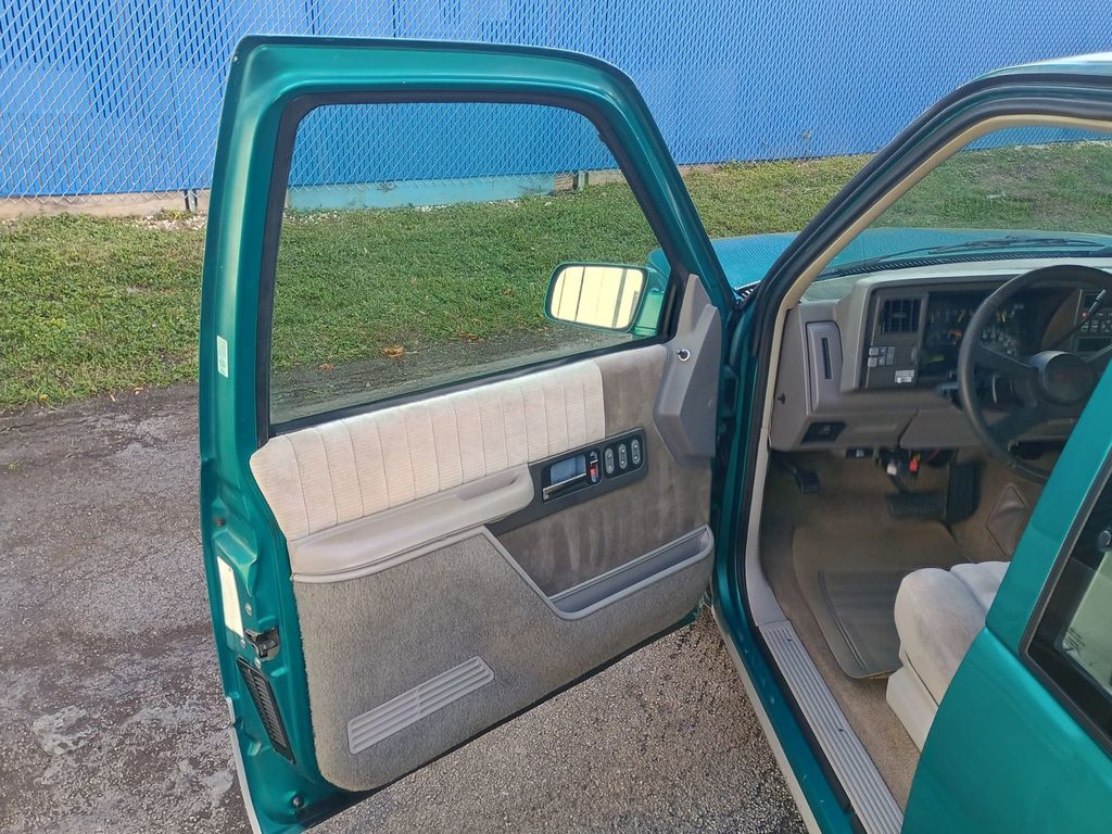 1994 GMC Sierra 3500 Club Coupe 155.5" WB DRW 1 Owner Florida Dually Truck - 22944967 - 28