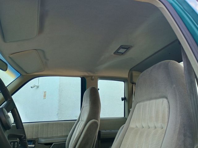 1994 GMC Sierra 3500 Club Coupe 155.5" WB DRW 1 Owner Florida Dually Truck - 22944967 - 32