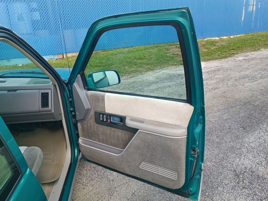 1994 GMC Sierra 3500 Club Coupe 155.5" WB DRW 1 Owner Florida Dually Truck - 22944967 - 62