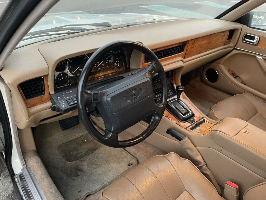 1994 Jaguar XJ 4dr Sedan - 23071635 - 9