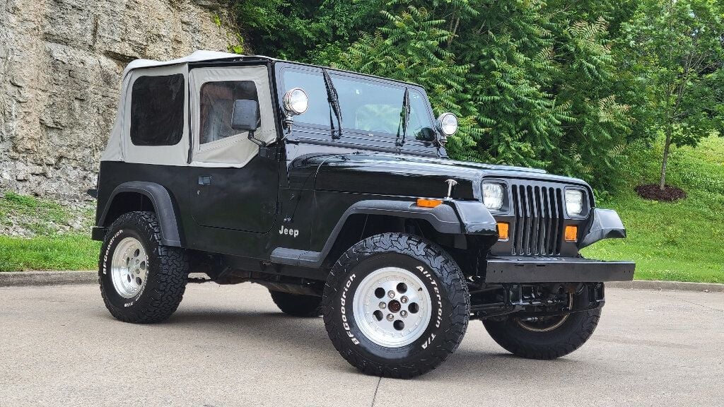 1994 Jeep Wrangler Rare 5 Speed MANUAL 4x4 CLEAN Southern Off Road 615-300-6004 - 22441260 - 0