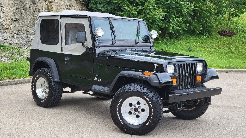 1994 Jeep Wrangler Rare 5 Speed MANUAL 4x4 CLEAN Southern Off Road 615-300-6004 - 22441260 - 9