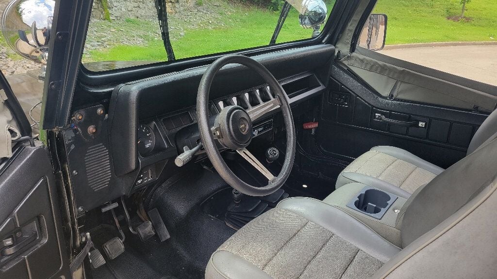 1994 Jeep Wrangler Rare 5 Speed MANUAL 4x4 CLEAN Southern Off Road 615-300-6004 - 22441260 - 10