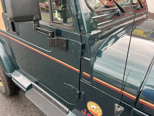 1994 Jeep Wrangler Sahara 4.0L Automatic Hardtop with A/C  - 22834038 - 13