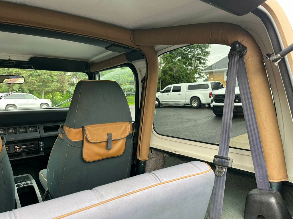 1994 Jeep Wrangler Sahara 4.0L Automatic Hardtop with A/C - 22834038 - 17