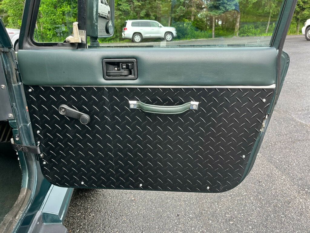1994 Jeep Wrangler Sahara 4.0L Automatic Hardtop with A/C - 22834038 - 26