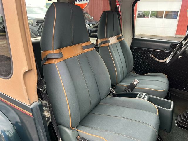 1994 Jeep Wrangler Sahara 4.0L Automatic Hardtop with A/C  - 22834038 - 28