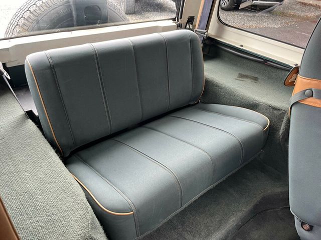 1994 Jeep Wrangler Sahara 4.0L Automatic Hardtop with A/C  - 22834038 - 32