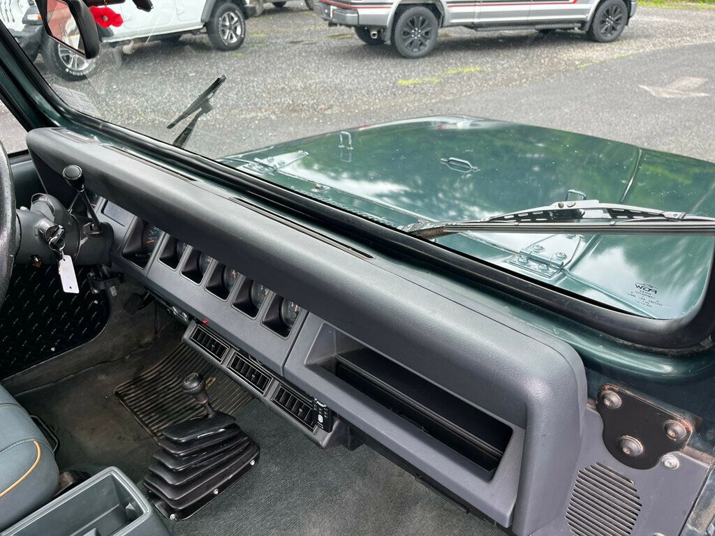 1994 Jeep Wrangler Sahara 4.0L Automatic Hardtop with A/C - 22834038 - 33