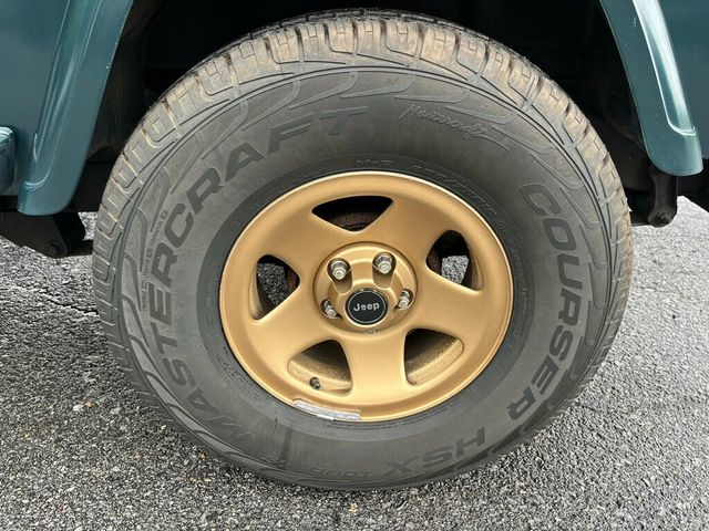 1994 Jeep Wrangler Sahara 4.0L Automatic Hardtop with A/C  - 22834038 - 43