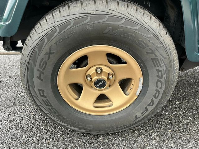 1994 Jeep Wrangler Sahara 4.0L Automatic Hardtop with A/C  - 22834038 - 44