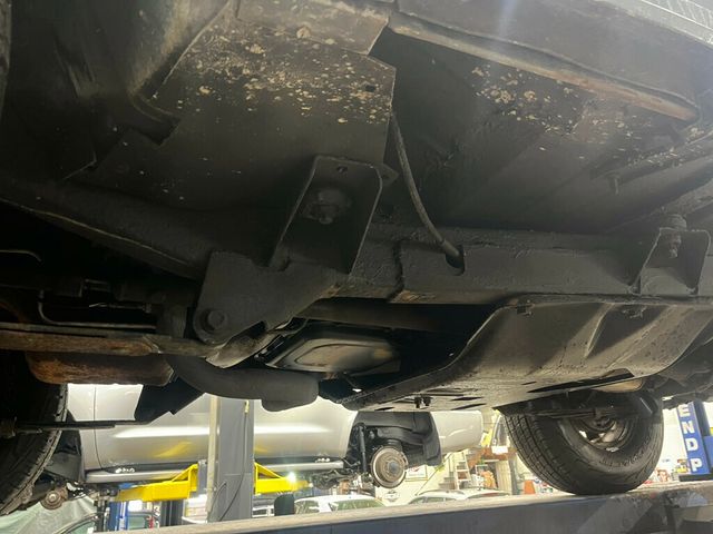 1994 Jeep Wrangler Sahara 4.0L Automatic Hardtop with A/C  - 22834038 - 47