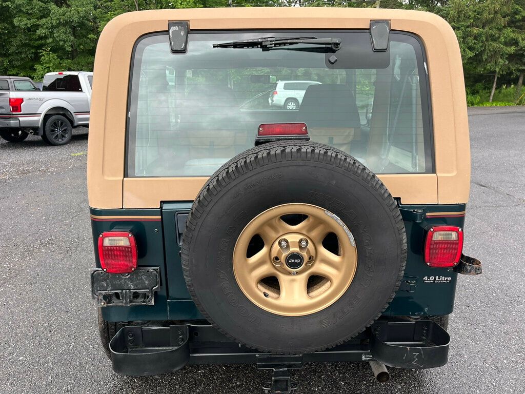 1994 Jeep Wrangler Sahara 4.0L Automatic Hardtop with A/C - 22834038 - 4