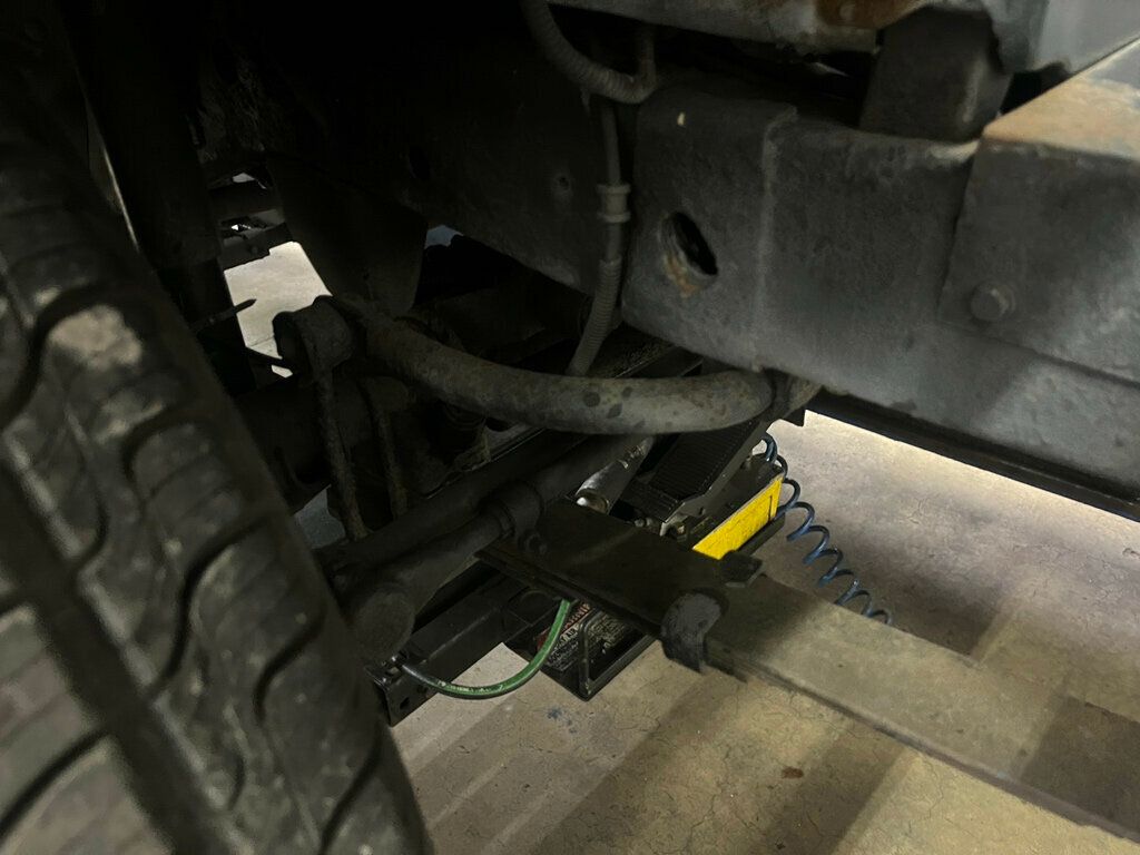 1994 Jeep Wrangler Sahara 4.0L Automatic Hardtop with A/C  - 22834038 - 62