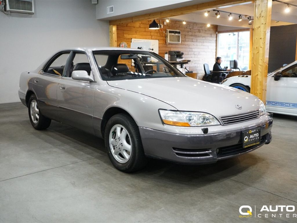 1994 Lexus ES 300 photo 3