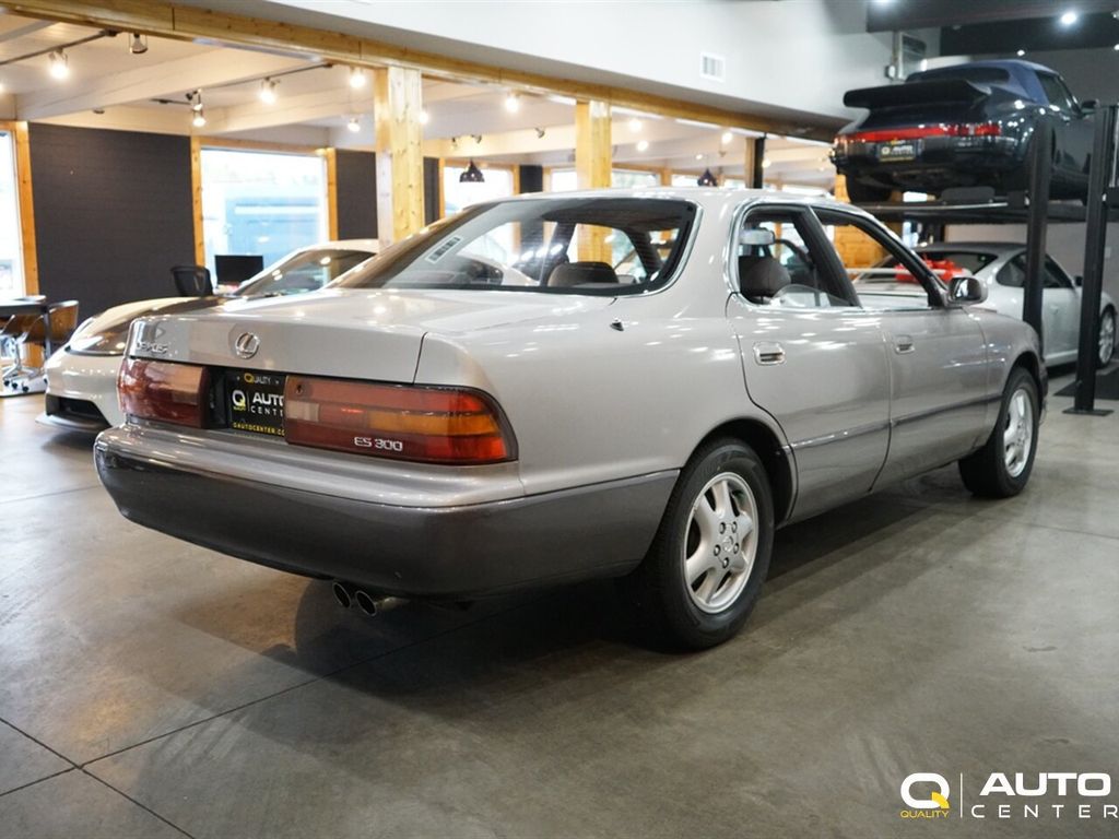 1994 Lexus ES 300 photo 4